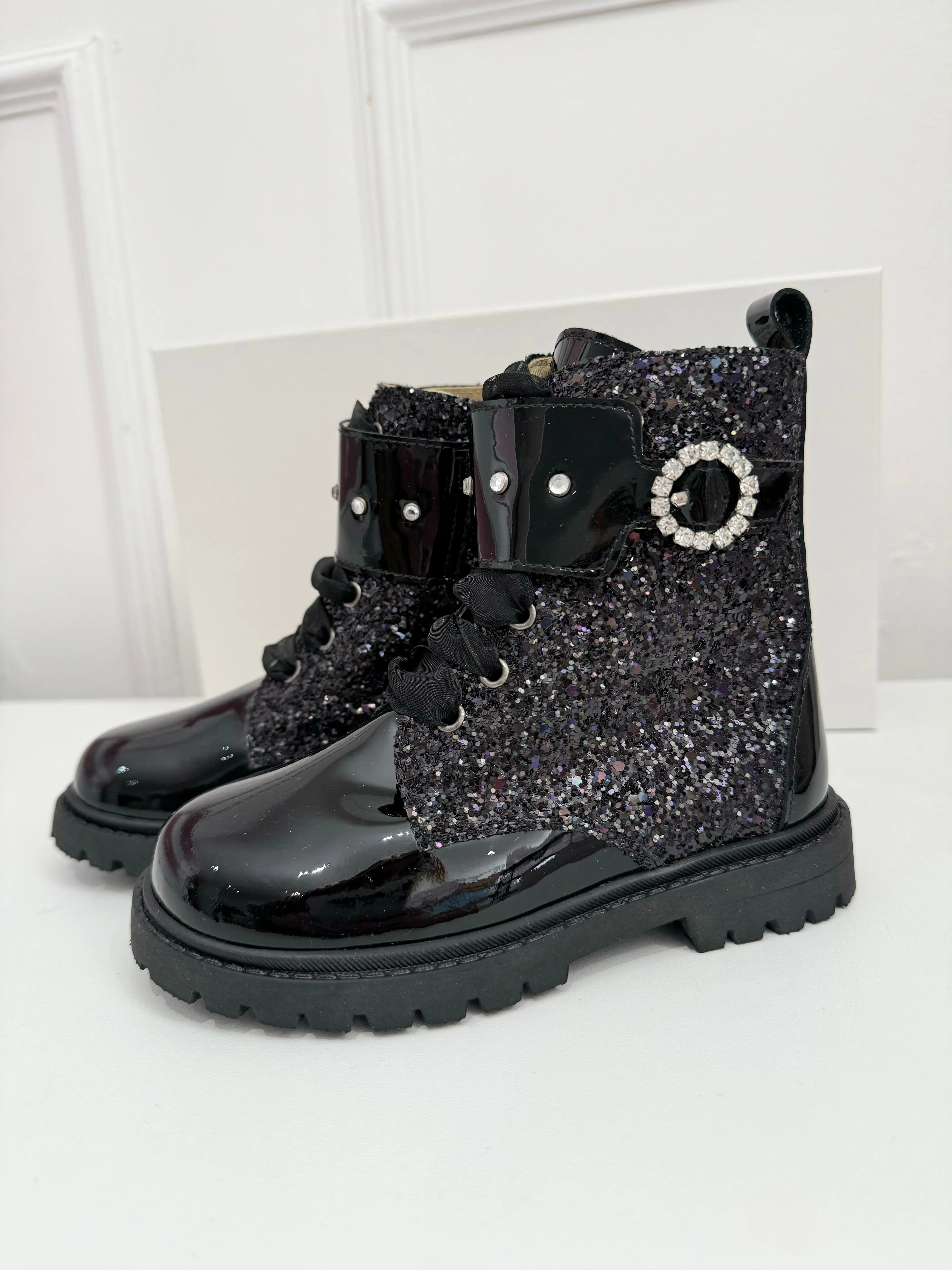 222700 Black Glitter Andanines Boot