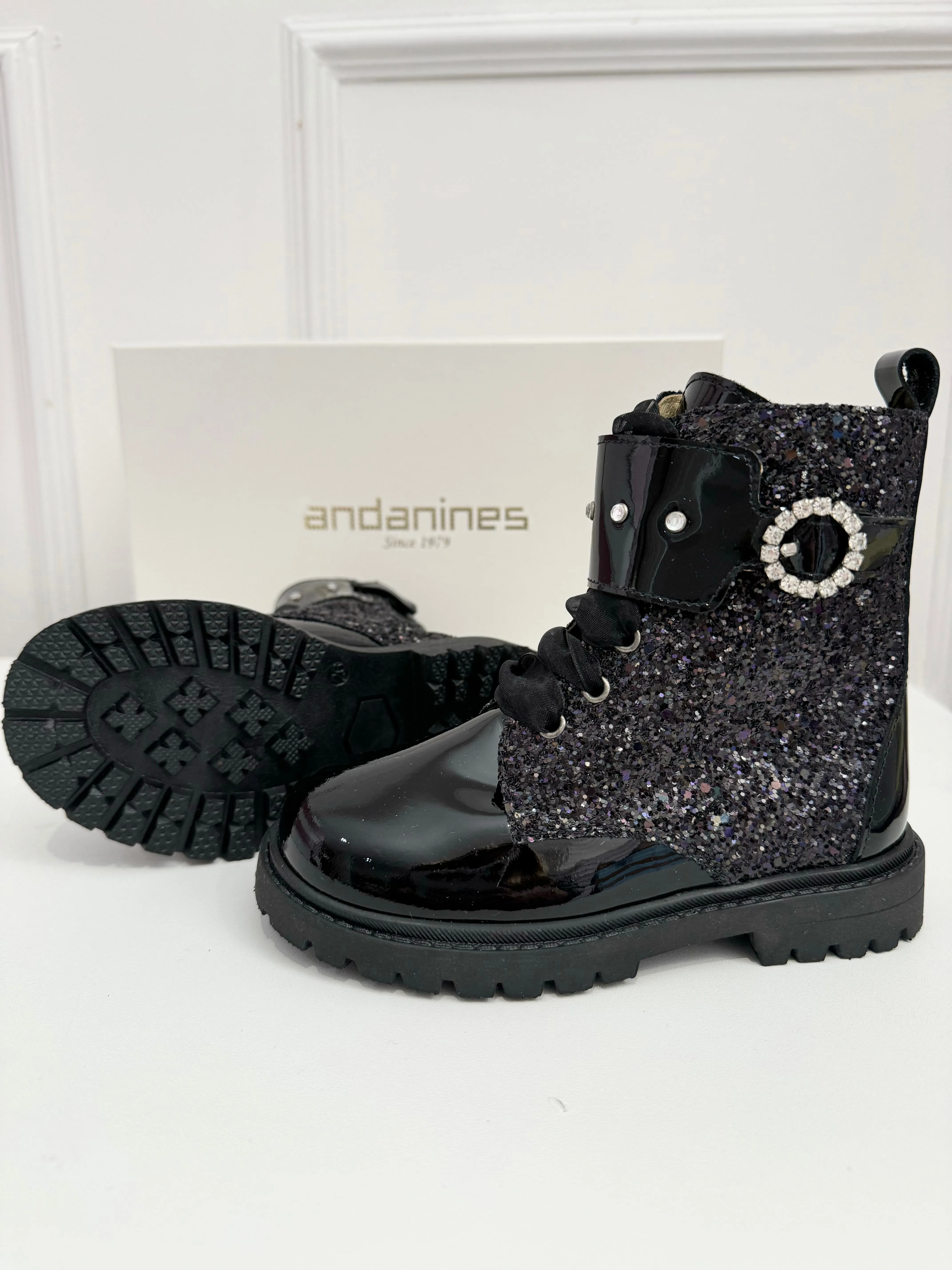 222700 Black Glitter Andanines Boot