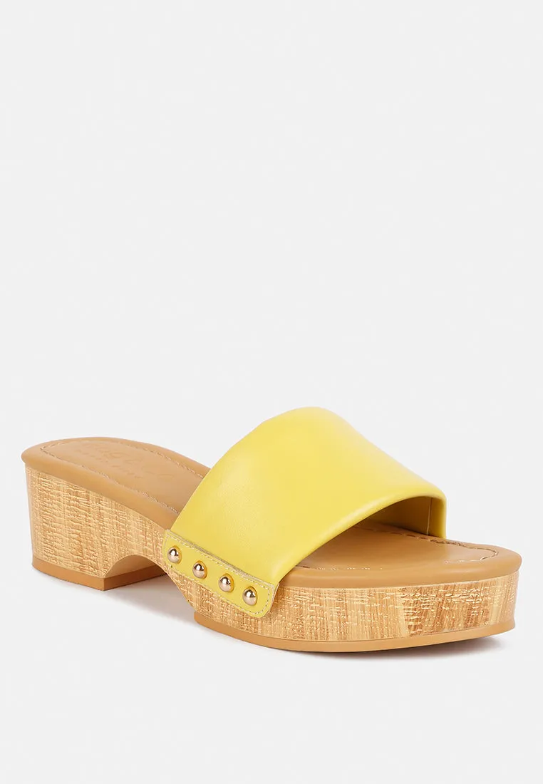 Minny Textured Heel Leather Slip On Sandals