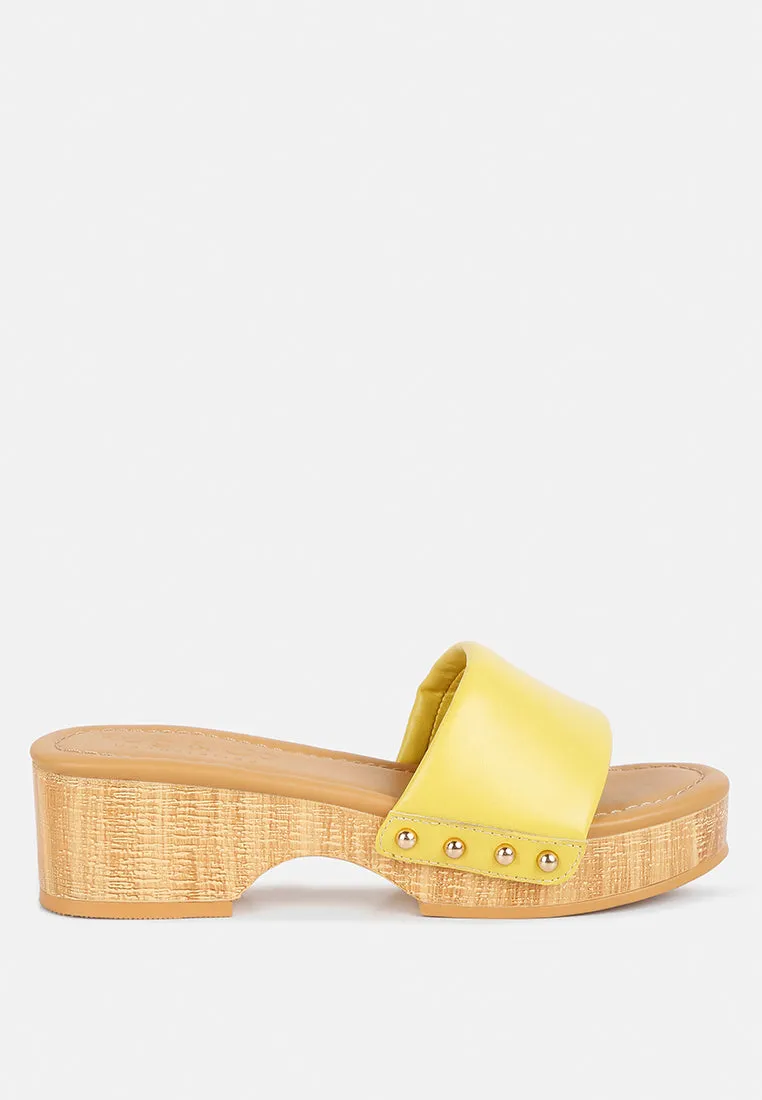 Minny Textured Heel Leather Slip On Sandals