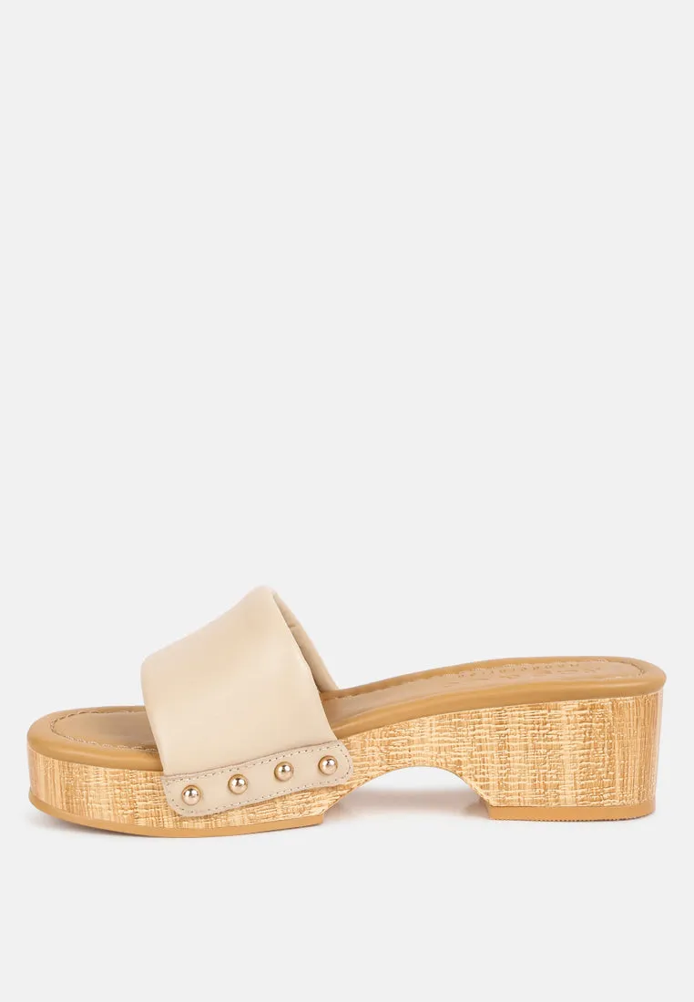 Minny Textured Heel Leather Slip On Sandals