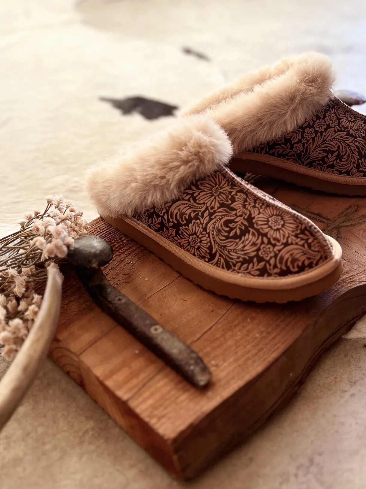 Very G Tooled Print Faux Leather Fuzzy Slippers