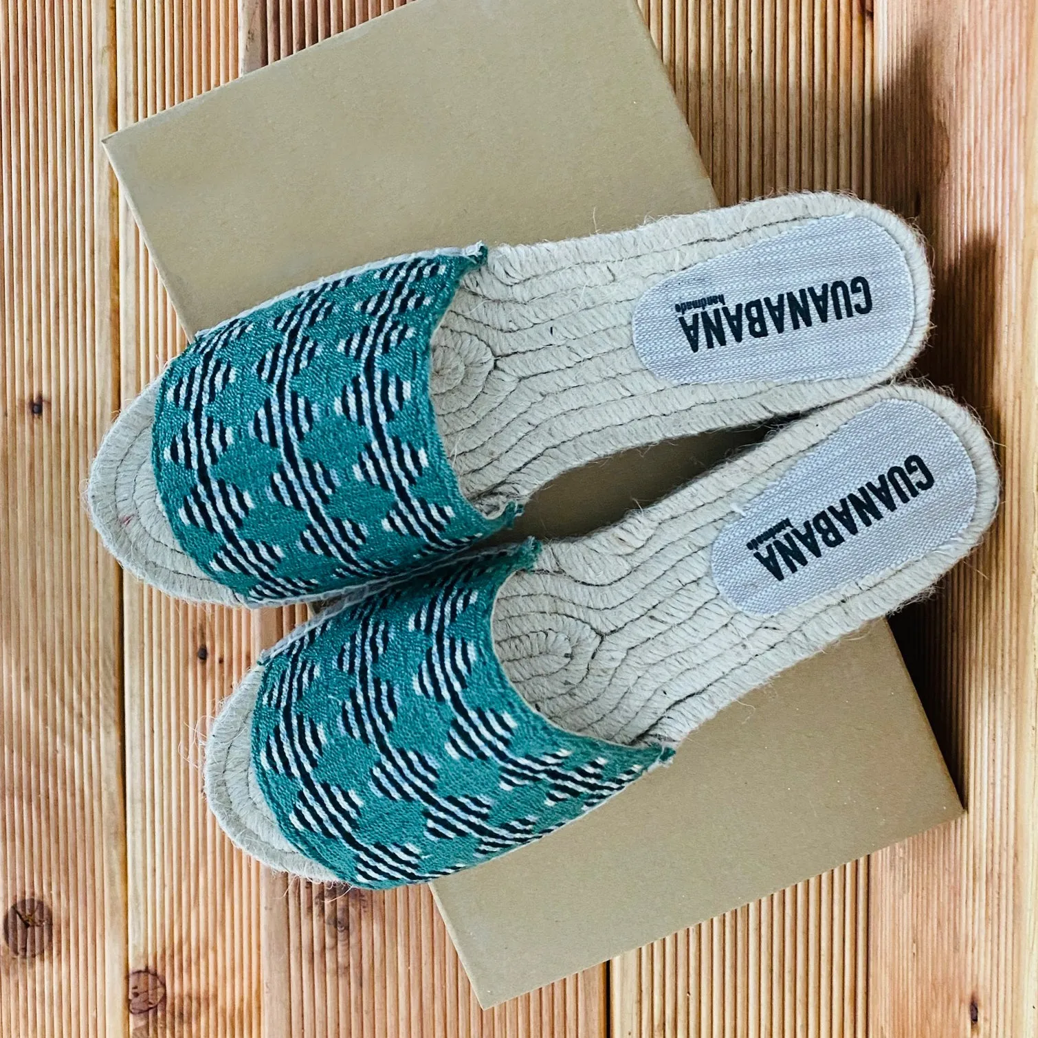 Woven slip on aqua